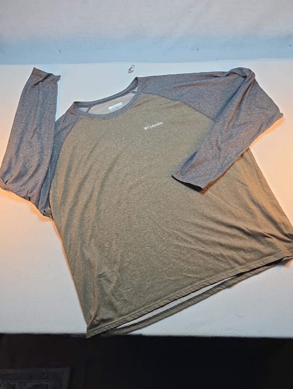 Columbia Olive Green Body Gray Raglan Long Sleeve Tee - Performance
